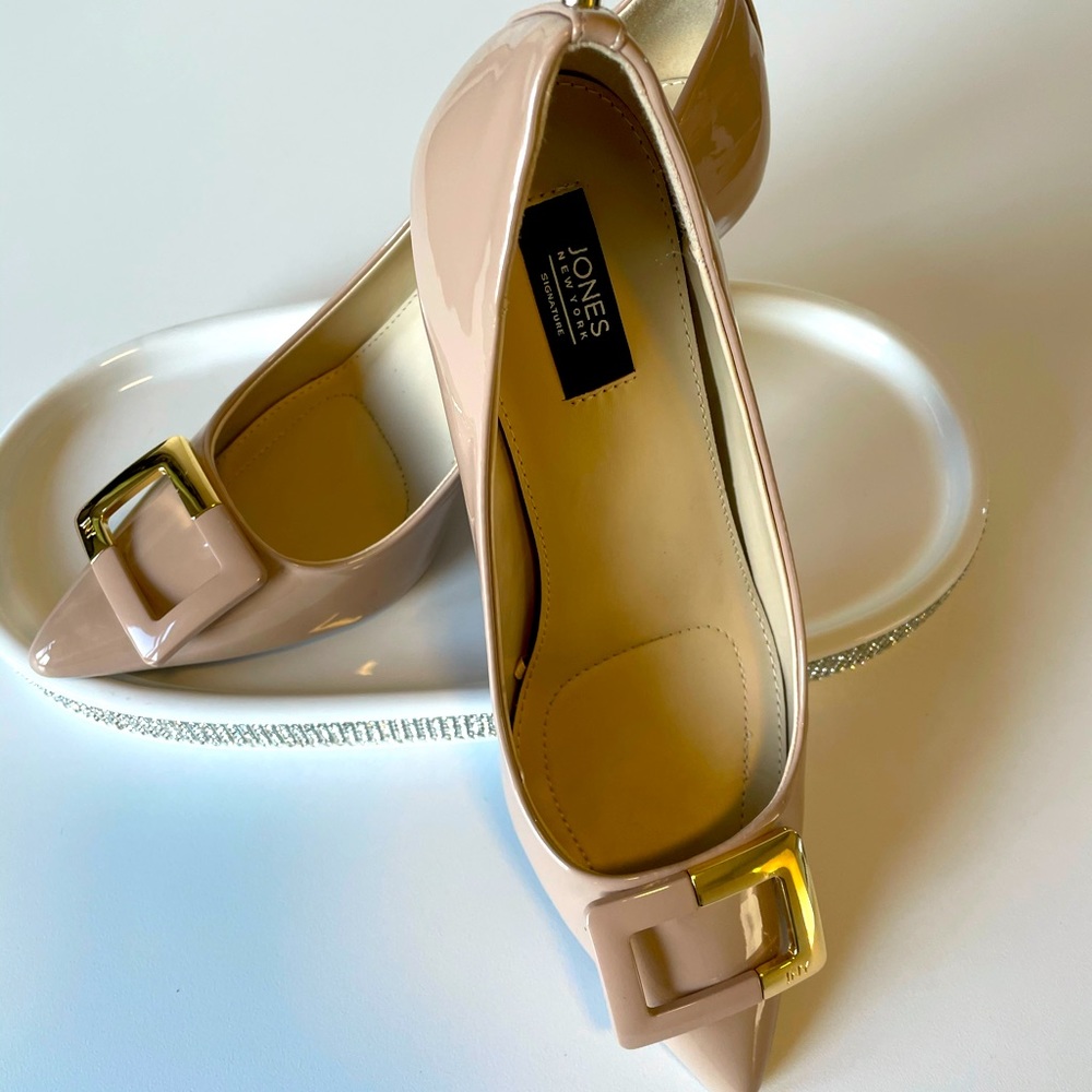 Jones New York medium hills shoes